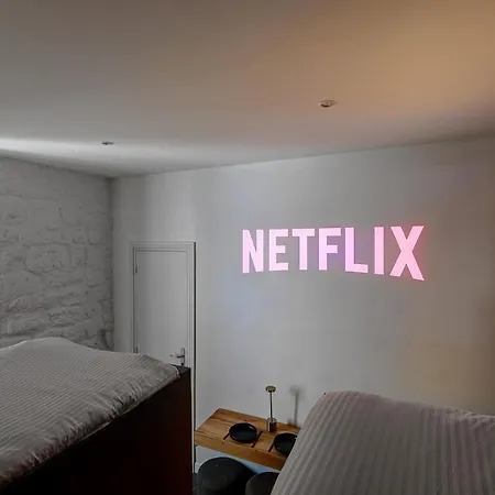 Sacre Coeur, Netflix & Chill By Ecoflats Parijs
