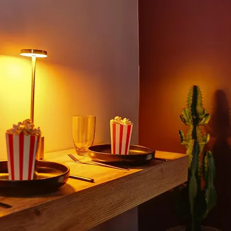 Appartement Sacre Coeur, Netflix & Chill By Ecoflats *