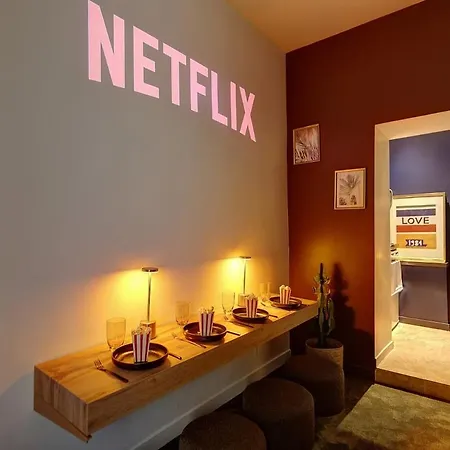 Sacre Coeur, Netflix & Chill By Ecoflats Apartman *