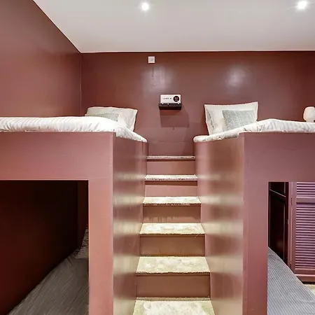 Sacre Coeur, Netflix & Chill By Ecoflats * Paris