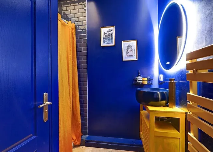 Sacre Coeur, Netflix & Chill By Ecoflats